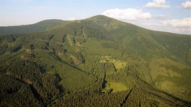 Jeden z beskydskch symbol: majesttn Lys hora s vyslaem na vrcholu.