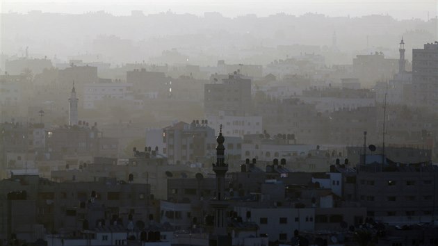 Izrael pokraoval v noci na pátek v ostelování Pásma Gazy. (18. ervence 2014)