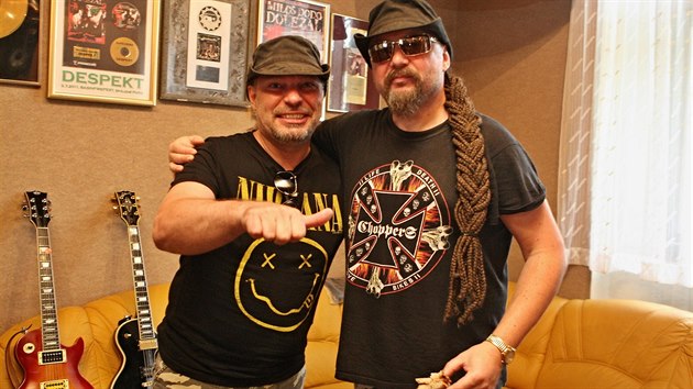 Petr Kolář s Milošem DoDo Doležalem v jeho nahravacím studiu v Žirovnici na Pelhřimovsku.