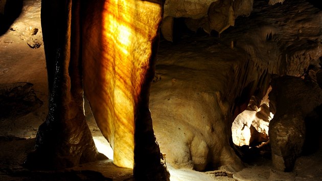 Jeskyn Na Pomez je nejrozshlej jeskynn systm v esku.