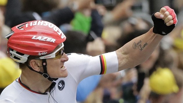 André Greipel se raduje z triumfu v esté etap Tour de France