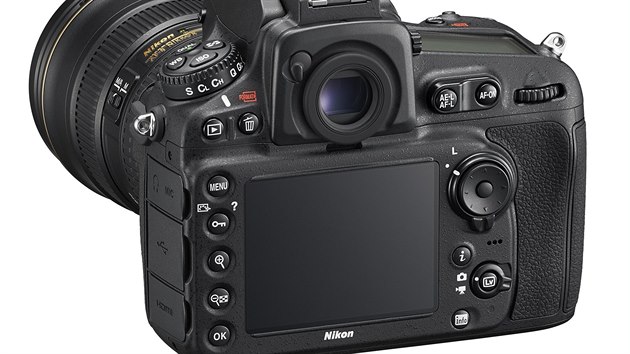 Nový Nikon D810 má bohatou nabídku ovládacích prvků.