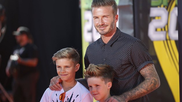 David Beckham a jeho synov Romeo a Cruz (Los Angeles, 17. ervence 2014)