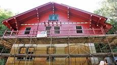 Rekonstrukce Löschnerova pavilonu v Kyselce pokrauje. Detaily hotové vnjí...