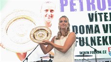 Dvojnásobná wimbledonská vítězka Petra Kvitová přijela v neděli odpoledne do...