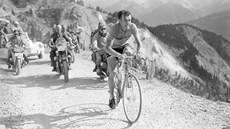Louison Bobet v etapě Tour de France vedoucí přes Col d´Izoard