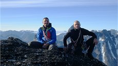 Únava a spokojenost. Tomá� Bardas a Josef Novotný na vrcholu Ulamertorsuaq