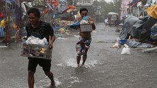 Filipíny zasáhl tajfun Rammasun (16. ervence 2014).
