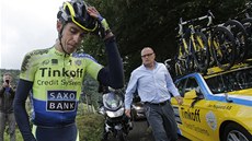 BLÍÍ SE KONEC. Alberto Contador po pádu v desáté etap Tour de France,
