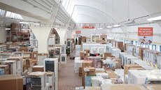 Trend i u internetových e-shop� vede k otevírání vlastních výdejních míst.