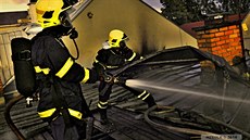 S po�árem p�dy v Lipníku nad Be�vou hasi�i bojovali n�kolik hodin. �koda je 5...