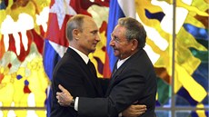 Ruský prezident Vladimir Putin se setkal se v Havan vítá se svým kubánským...