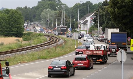 Loni silniái opravovali zlínské kiovatky (na snímku je ta v ásti Píluky...