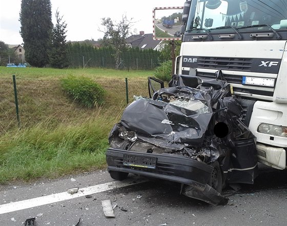 Při srážce dvou nákladních a jednoho osobního automobilu zemřeli v Klimkovicích...