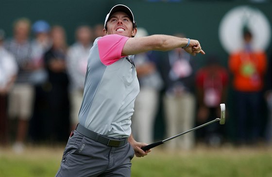 PRVNÍ TITUL. Severoirský golfista Rory McIlroy slaví triumf na golfovém British...