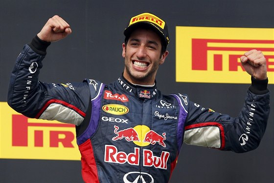 AUSTRALSKÝ TRIUMF. Daniel Ricciardo vyhrál s Red Bullem závod na maarském...