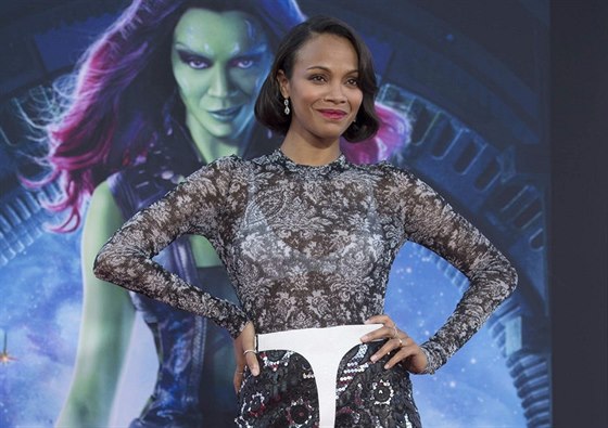 Thotná Zoe Saldana na premiée filmu Stráci Galaxie (Los Angeles, 21....