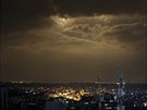 Noní nebe nad Gaza City (28. ervence 2014)