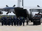 Ceremonie poblí letadla, které dopraví ostatky obtí zícení malajsijského...
