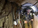 Izraelský voják v palestinském tunelu (25. ervence 2014)