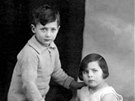 Max Rodrigues Garcia jako malý chlapec se sestrou Sienie