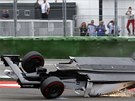 Brazilský pilot Felipe Massa pevrátil svou formuli hned v první zatáce