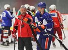 Hokejový obránce Radek Martínek trénuje s hokejisty Havlíkova Brodu.