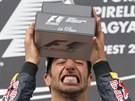 TA KRABIKA. Daniel Ricciardo se raduje z triumfu ve Velké cen Maarska na...