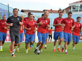 Fotbalist Mlad Boleslavi na pedzpasovm trninku ped odvetou 2. pedkola...