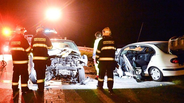 Nehoda dvou osobnch automobil na silnici R10 u Mlad Boleslavi smrem na Prahu (23. ervence 2014)