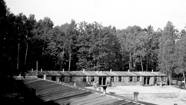 Mezi lety 1940 a 1945 vyrostly na mstech starch hndouhelnch dol ob pracovn a zajateck tbory. Na snmku tbor Spreewerku.