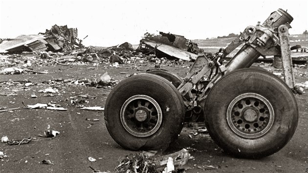 583 obt. Na letiti Los Rodeos na severu ostrova Tenerife narazil 27. bezna 1977 Boeing 747 spolenosti KLM, vzltajc v hust mlze bez povolen ke startu, do projdjcho stroje Pan Am stejnho typu. V prvnm stroji nepeil nikdo z 248 lid na palub, ve stroji Pan Am peilo 61 lid z 396.