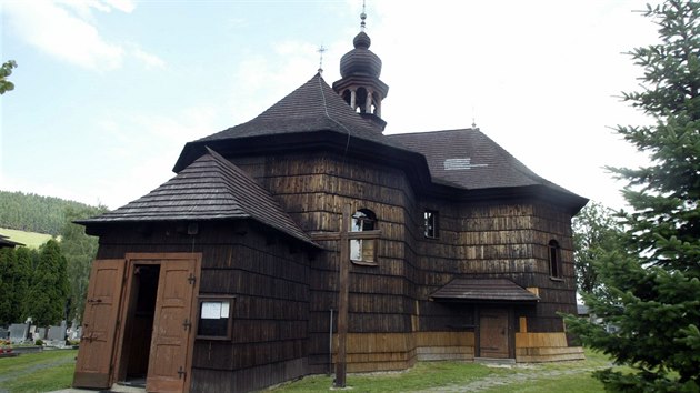 Kostel z 18. stolet ve Velkch Karlovicch zaujal filmae natolik, e se li rozhldnout po okol a rozhodli se tam natet.