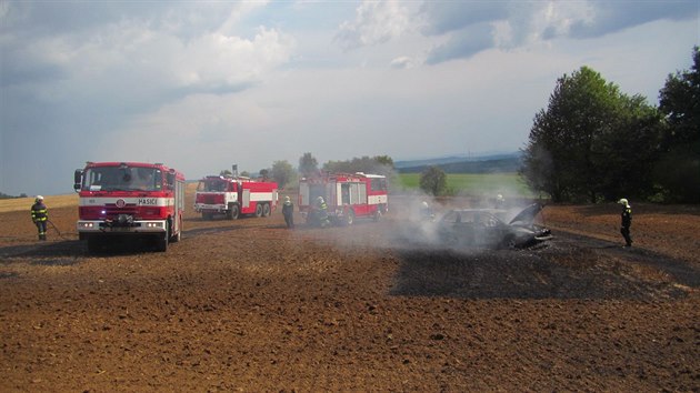 Krom profesionl z Otrokovic zasahovali u poru tak dobrovoln hasii z Tlumaova, Kvasic, Otrokovic a Kurovic.