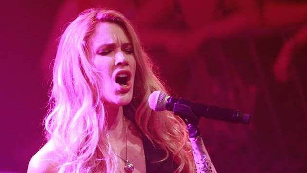 Britská soulová zpěvačka Joss Stone zazpívala 23.7. 2014 v pražském Lucerna Music Baru.