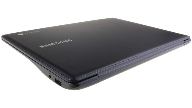 Samsung ji njakou dobu sz na pseudokoen design. U Chromebooku jej vyuil na horn vko.