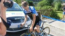 Leopold König se vyjí�dí po �estnácté etap� Tour de France, ve které se posunul...