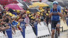 POLIBKY DO DLANÍ. Vítz devatenácté etapy Tour de France Ramunas Navardauskas.