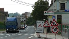 V Bukovici u Police nad Metují se znovu otev�ela silnice po opravách...