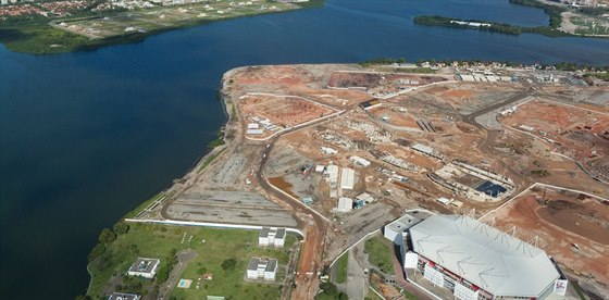 Pohled na stavbu Olympijského parku v Riu de Janeiru.