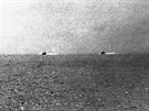 Fotografie poízená z amerického torpédoborce Maddox, kdy na nj 2. srpna 1964...