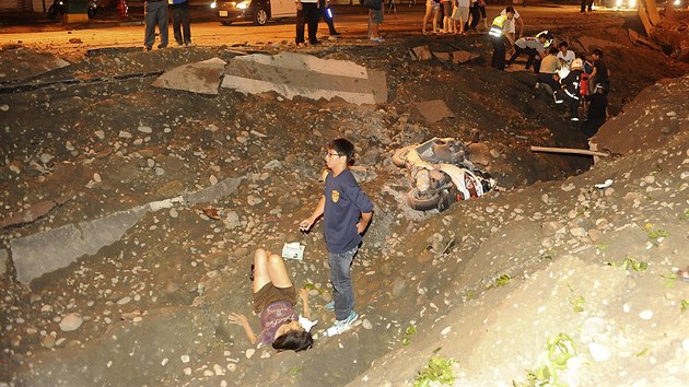 Nejmn 15 mrtvch a na 200 zrannch si podle AP vydal mnohonsobn vbuch plynu na Tchaj-wanu. Netst se odehrlo ve mst Kao-siung (31. ervence)