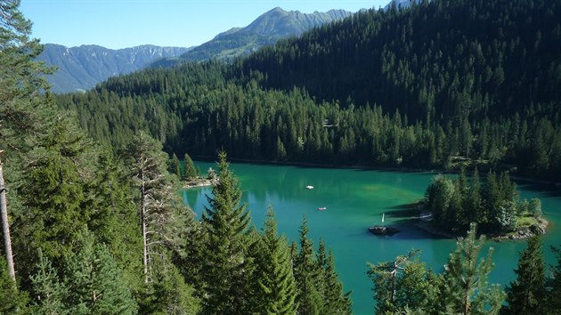 Skryt klenot Graubndenu: jezero Caumasee v lesch u Flimsu