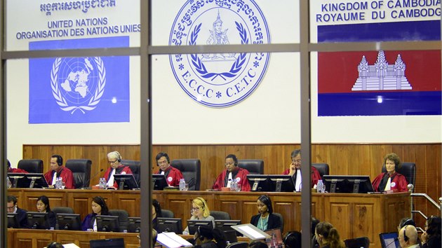 Soudn tribunl OSN v Phnompenhu (30. 7. 2014).