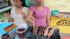 Náplavka street food