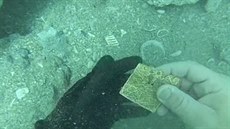 Potáp nael pod vodou poklad starý 300 let.