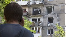 Boji poniené domy v Doncku (Ukrajina, 29. ervence 2014).