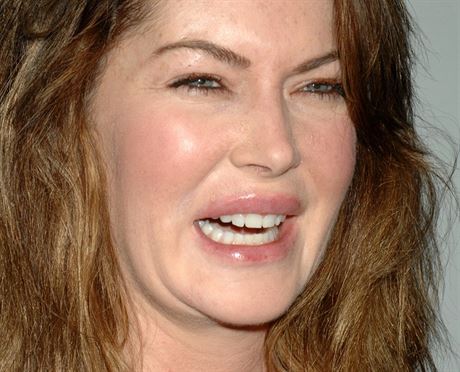 Lara Flynn Boyle (2010)