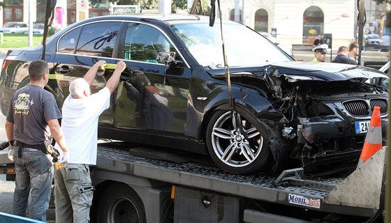 Policisté zapeeují automobil BMW, jeho idi v Praze usmrtil mladou enu....