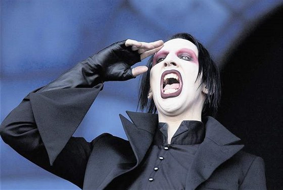 Lékai potvrdili, e Marilyn Manson má nemoc H1N1.